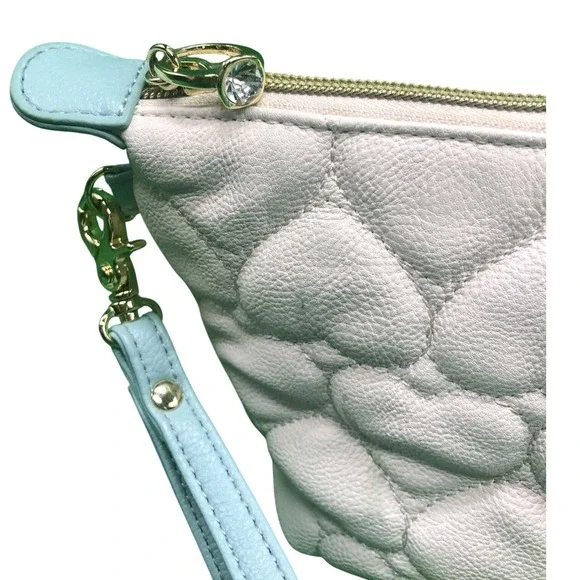 Betsy‎ Johnson Quilted Hearts Wristlet Cosmetic Clutch Zip Bag Romantic Coquette - Picture 3 of 12